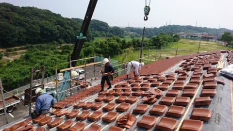 低勾配の金属屋根を瓦屋根へ葺替工事